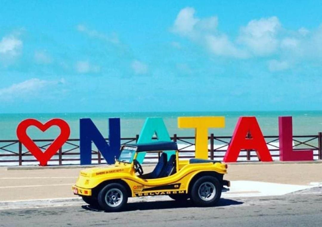 buggy litoral norte saindo de Ponta Negra